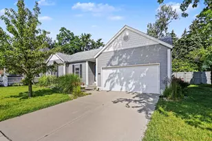 416 Upton Dr, Saint Joseph, MI 49085 - Photo 1