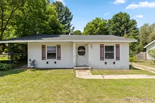 485 Park St, Wayland, MI 49348 - Photo 2
