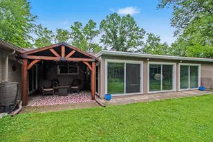 20761 W 13 Mile Rd, Beverly Hills, MI 48025 - Photo 26
