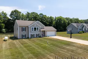 13346 Sunset View Dr NE, Cedar Springs, MI 49319 - Photo 2