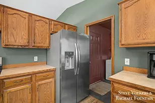 254 Elemeda St, Holland, MI 49424 - Photo 8
