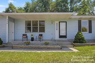 254 Elemeda St, Holland, MI 49424 - Photo 2