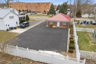 214 South St, Jonesville, MI 49250 - Photo 2