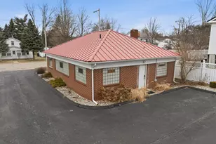 214 South St, Jonesville, MI 49250 - Photo 4