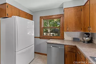 2626 Forest Grove Ave SW, Wyoming, MI 49519 - Photo 16