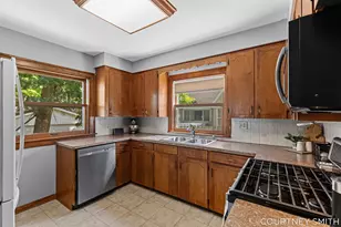 2626 Forest Grove Ave SW, Wyoming, MI 49519 - Photo 14
