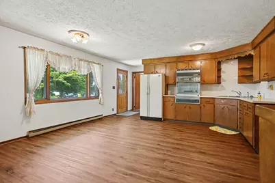 5405 Hartman Road, Eau Claire, MI 49111 - Photo 6