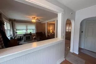 926 Bryant Ave, Jackson, MI 49202 - Photo 2