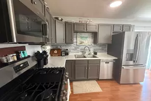 926 Bryant Ave, Jackson, MI 49202 - Photo 4
