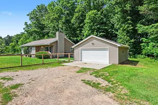 304 19th St, Otsego, MI 49078 - Photo 4