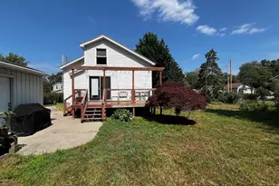309 Friant St, Grand Haven, MI 49417 - Photo 2