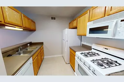 2785 S Knightsbridge Circle, Ann Arbor, MI 48105 - Photo 2