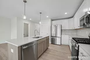 916 Indiana Ave, South Haven, MI 49090 - Photo 2