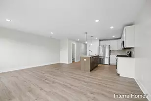 916 Indiana Ave, South Haven, MI 49090 - Photo 4