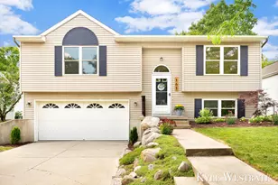 161 Rollingwood Dr, Rockford, MI 49341 - Photo 1