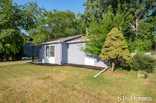 1911 Benjamin Ave NE, Grand Rapids, MI 49505 - Photo 2