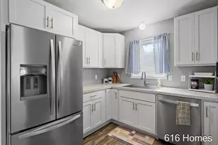1911 Benjamin Ave NE, Grand Rapids, MI 49505 - Photo 8