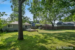 1911 Benjamin Ave NE, Grand Rapids, MI 49505 - Photo 28