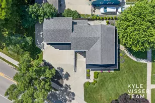 2412 Lake Dr SE, East Grand Rapids, MI 49506 - Photo 44
