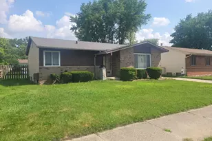 30106 Jamestown St, Romulus, MI 48174 - Photo 2