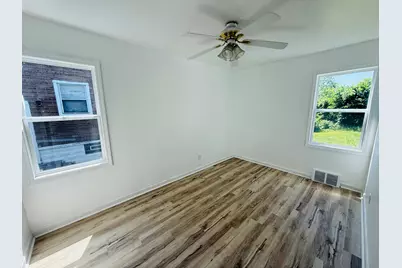 54 E Fairmount Avenue, Pontiac, MI 48340 - Photo 10