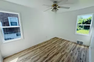 54 E Fairmount Ave, Pontiac, MI 48340 - Photo 10