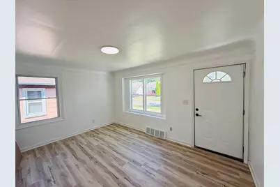54 E Fairmount Avenue, Pontiac, MI 48340 - Photo 6