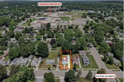 719 Diana Street, Ludington, MI 49431 - Photo 4