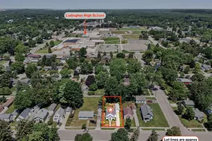 719 Diana St, Ludington, MI 49431 - Photo 4