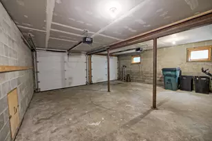 648 Sunset Ln, East Lansing, MI 48823 - Photo 38