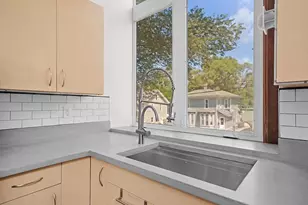 600 Broadway Ave NW, Grand Rapids, MI 49504 - Photo 10