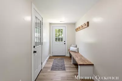 402 W Washington Street, Sheridan, MI 48884 - Photo 6
