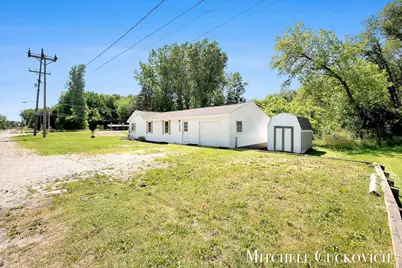 402 W Washington Street, Sheridan, MI 48884 - Photo 4