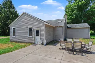 931 10th St, Plainwell, MI 49080 - Photo 4
