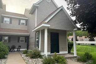 13553 Stover Ct, Charlevoix, MI 49720 - Photo 4