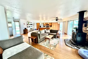 4771 S Lakeshore Dr, Ludington, MI 49431 - Photo 4