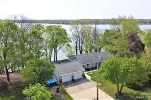 1827 Wamplers Heights Dr, Brooklyn, MI 49230 - Photo 2