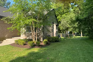 9915 Wayne Rd, Livonia, MI 48150 - Photo 2