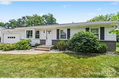 2700 Pohens Avenue NW, Grand Rapids, MI 49544 - Photo 1