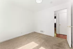 22475 Nancy Ave, Southfield, MI 48033 - Photo 16