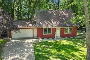 630 Midway Ave, Holland, MI 49423 - Photo 2