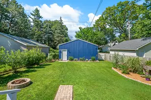 913 Wolcott Ave, Saint Joseph, MI 49085 - Photo 34