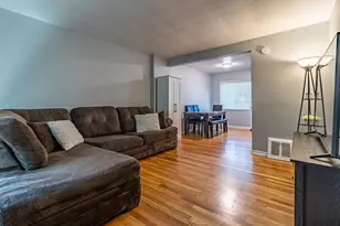 22960 Marter Rd, Saint Clair Shores, MI 48080 - Photo 10