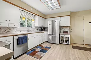 3051 Bluffwood Pl, Saint Joseph, MI 49085 - Photo 8
