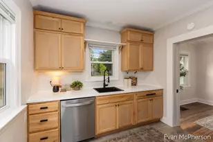 1523 Boston St SE, Grand Rapids, MI 49507 - Photo 12