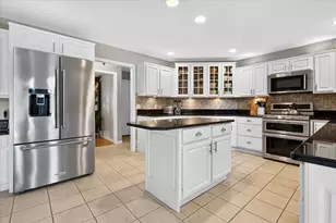 1411 Old Farm Ln, Saint Joseph, MI 49085 - Photo 10