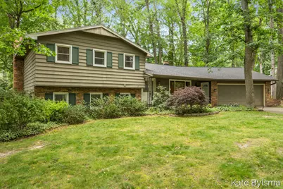 7569 Woodvale Street SE, Grand Rapids, MI 49546 - Photo 2