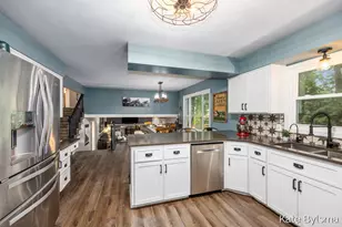 7569 Woodvale St SE, Grand Rapids, MI 49546 - Photo 10