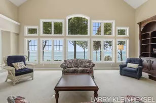 5645 N Lakeshore Dr, Holland, MI 49424 - Photo 10