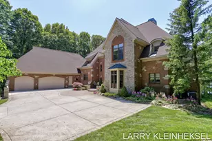 5645 N Lakeshore Dr, Holland, MI 49424 - Photo 4